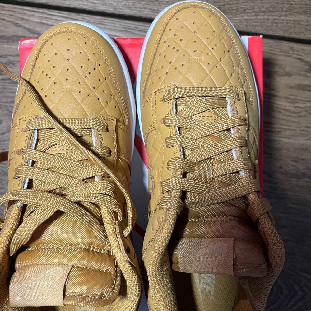 SOLD🎁New Nike Dunk size 8 US Woman AUTHENTIC - Picture 5 of 5